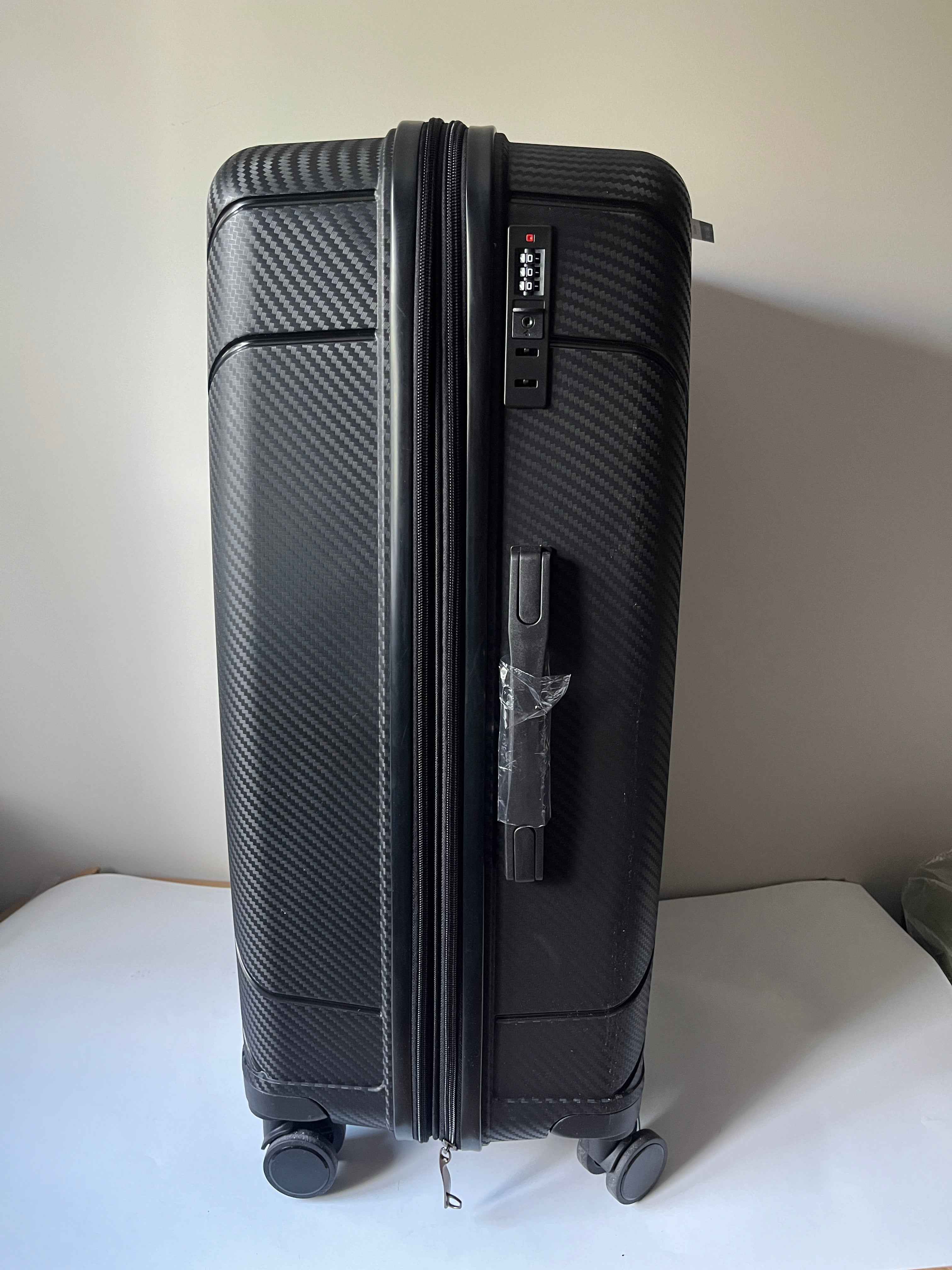 Maleta rígida +23kg Expansible Neo Numiko