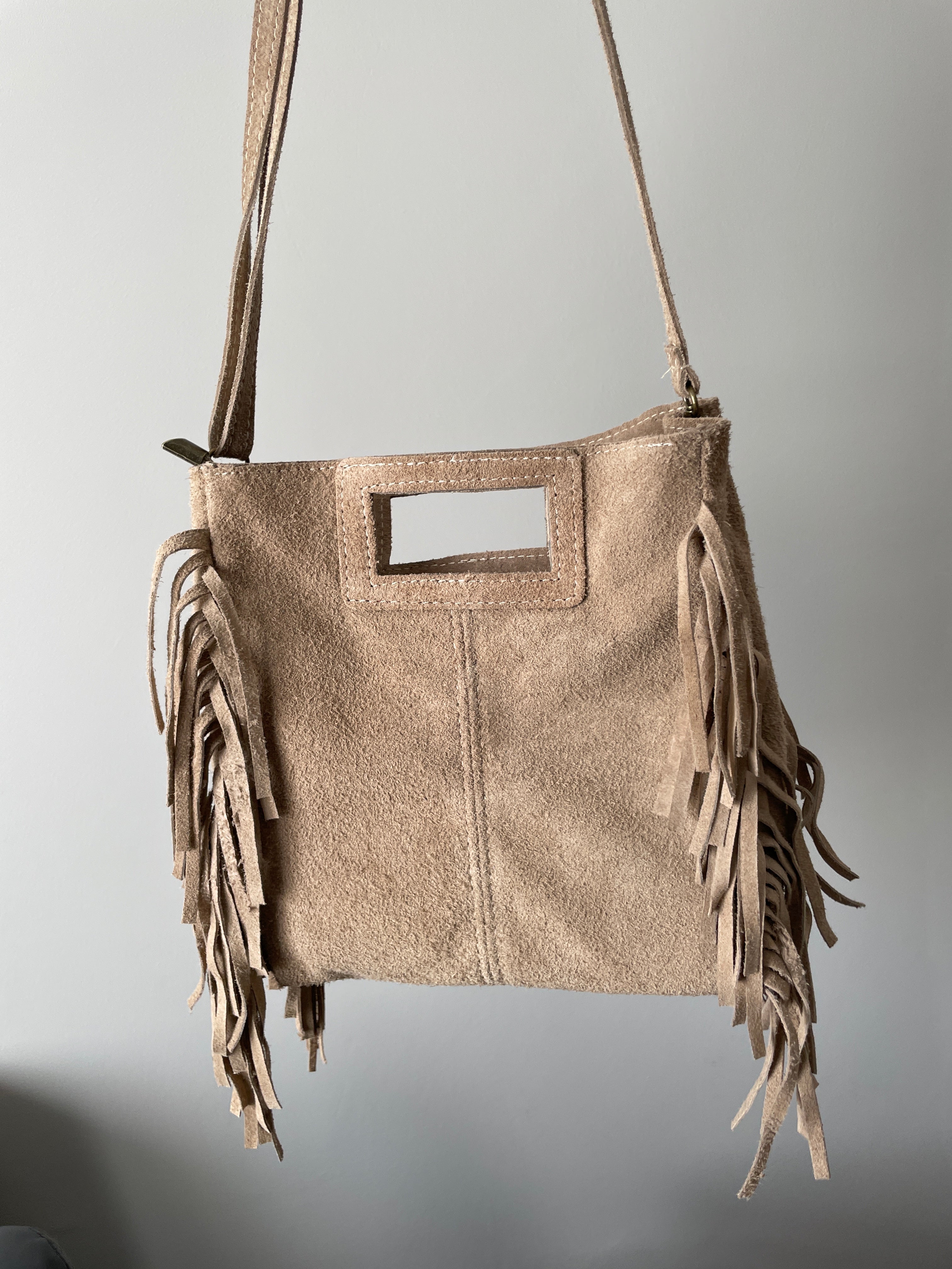 Bolso Bandolera Ante Khaki con Flecos