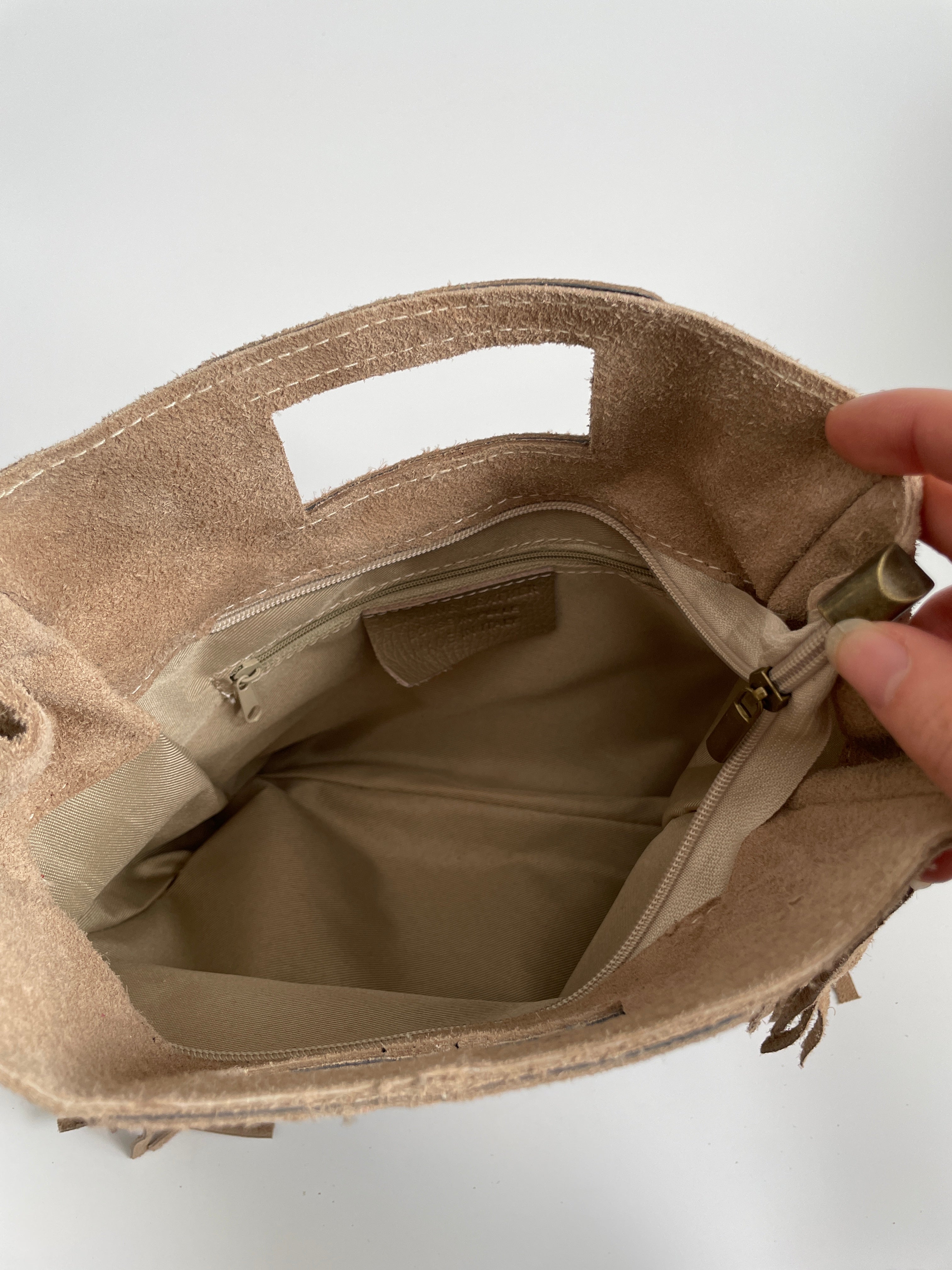 Bolso Bandolera Ante Khaki con Flecos