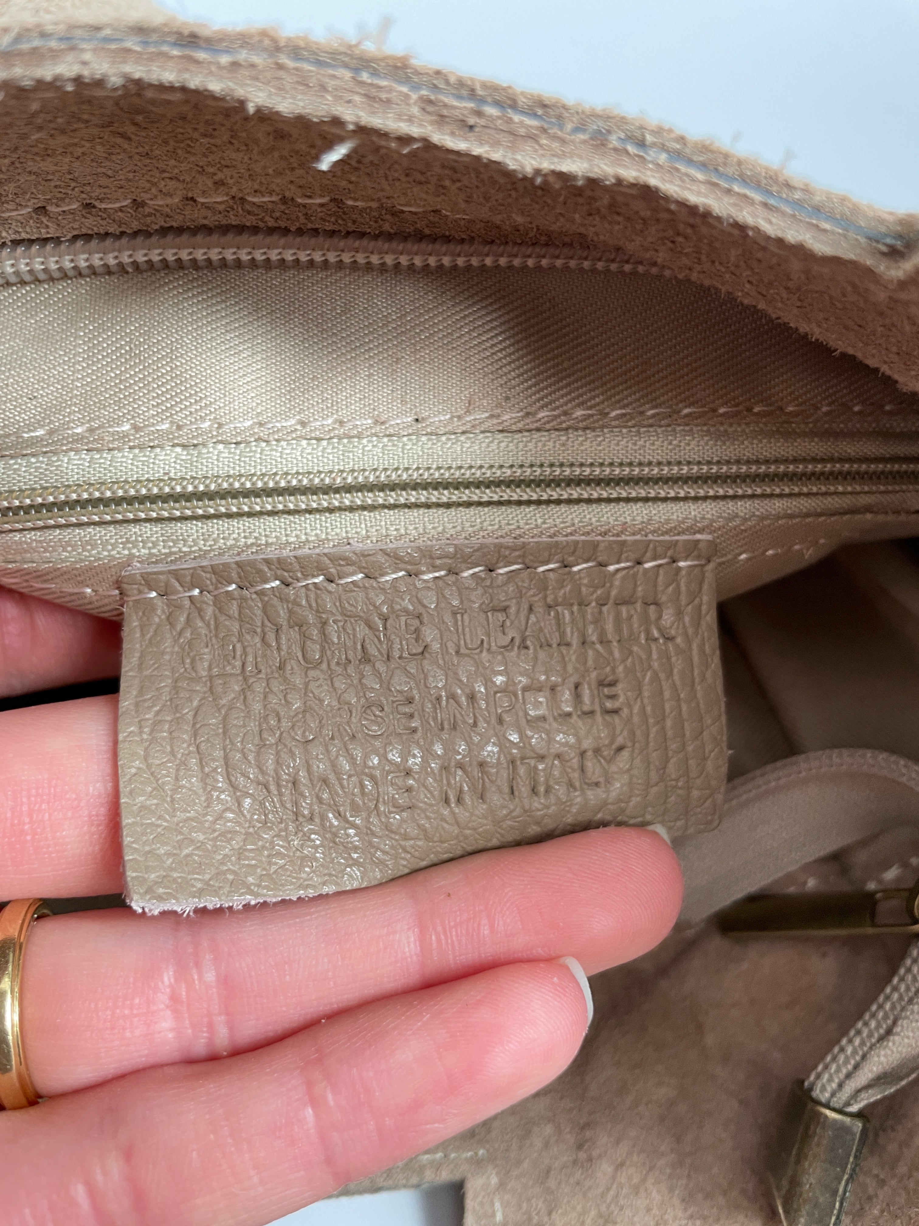 Bolso Bandolera Ante Khaki con Flecos