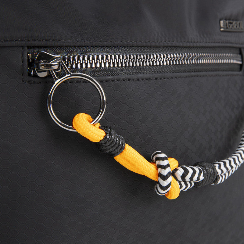 Bolso Mochila Gabol Aisha Moderno Resistente al Agua Libre de PVC Naranja