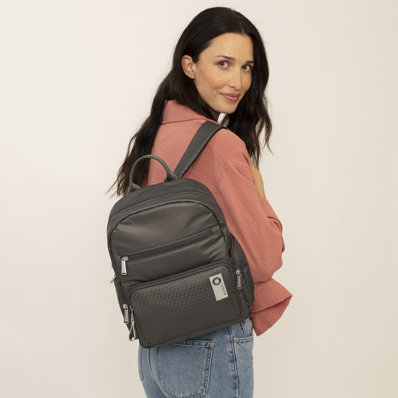 Mochila JUDITH Elegante y Funcional para Mujer | Piel Sintética, 11.7L, Sin PVC