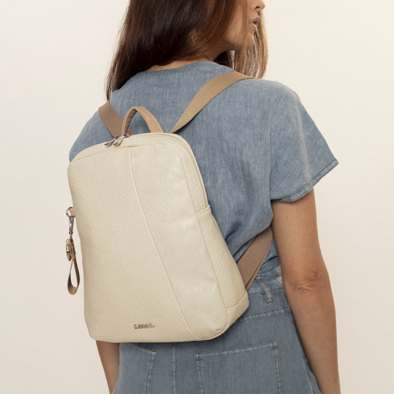 Mochila Muriel Gabol Beige Elegante Piel Sintética Sin PVC Uso Diario