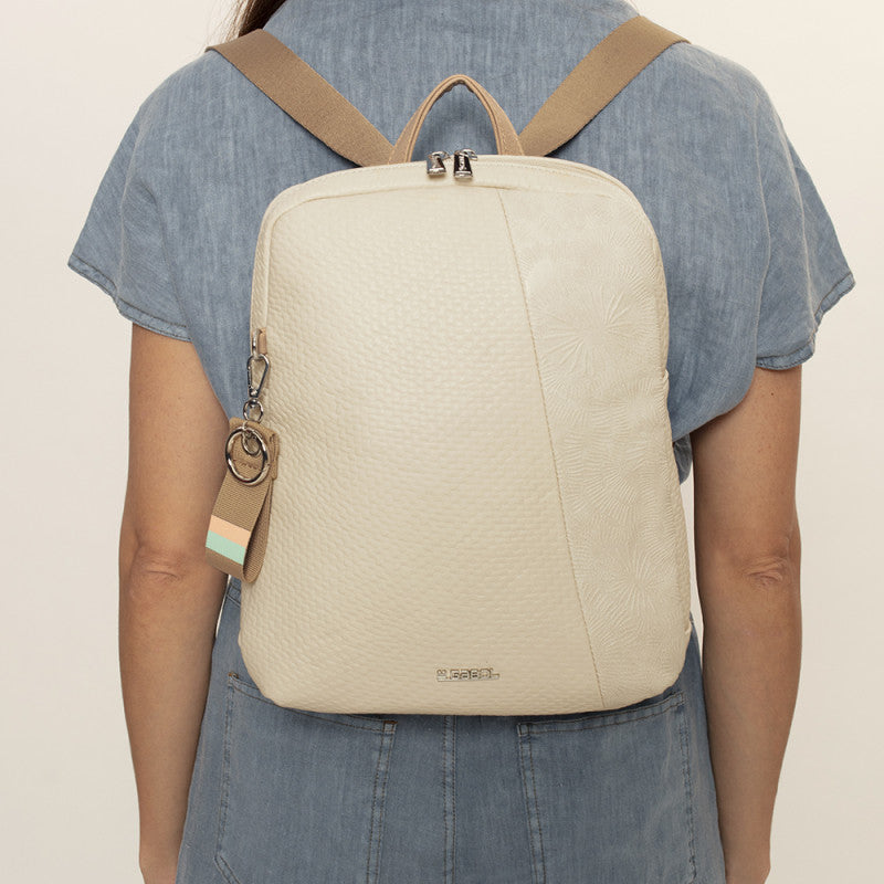 Mochila Muriel Gabol Beige Elegante Piel Sintética Sin PVC Uso Diario